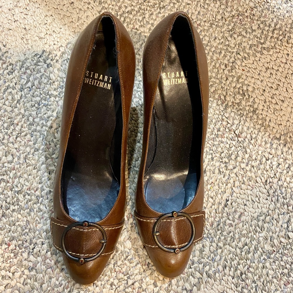 Stuart Weitzman brown pumps in size 9M